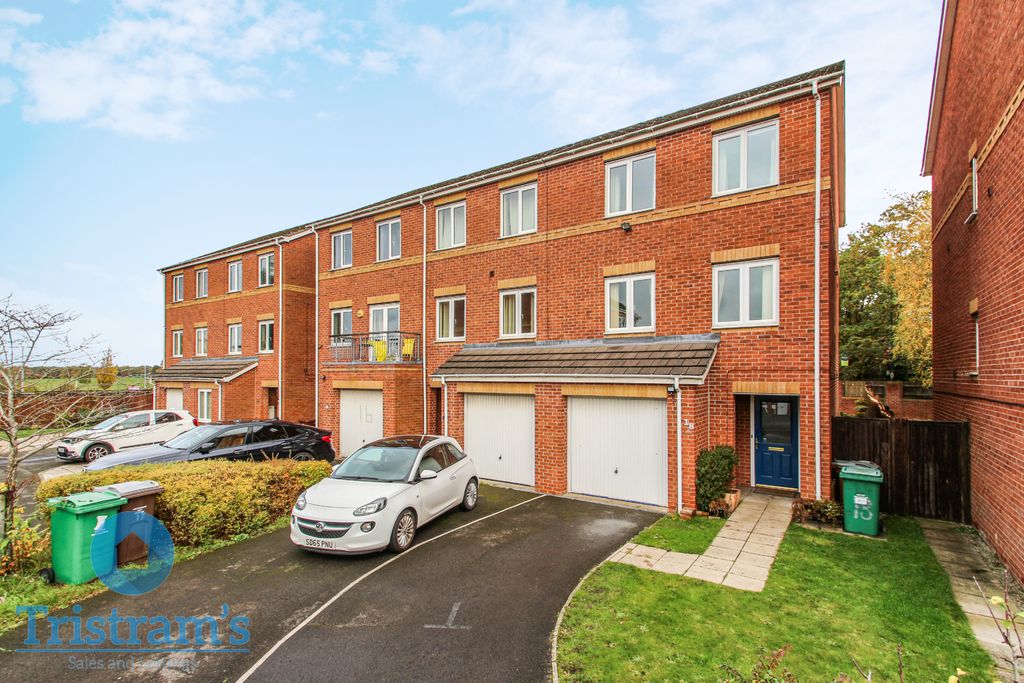 Property photo 1 of 32