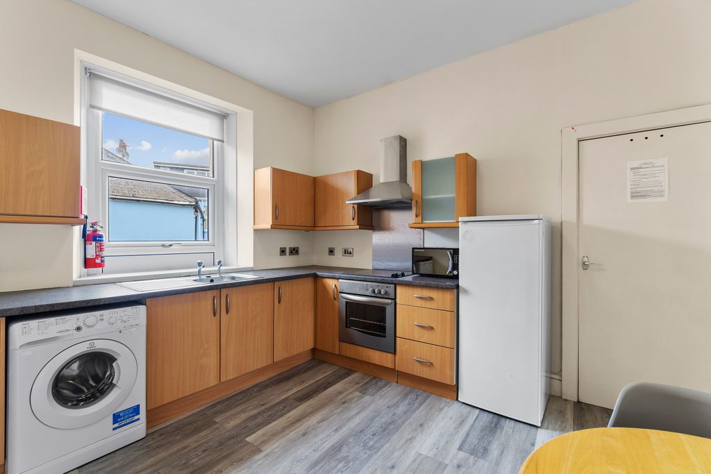 Property photo 1 of 12 Kitchen