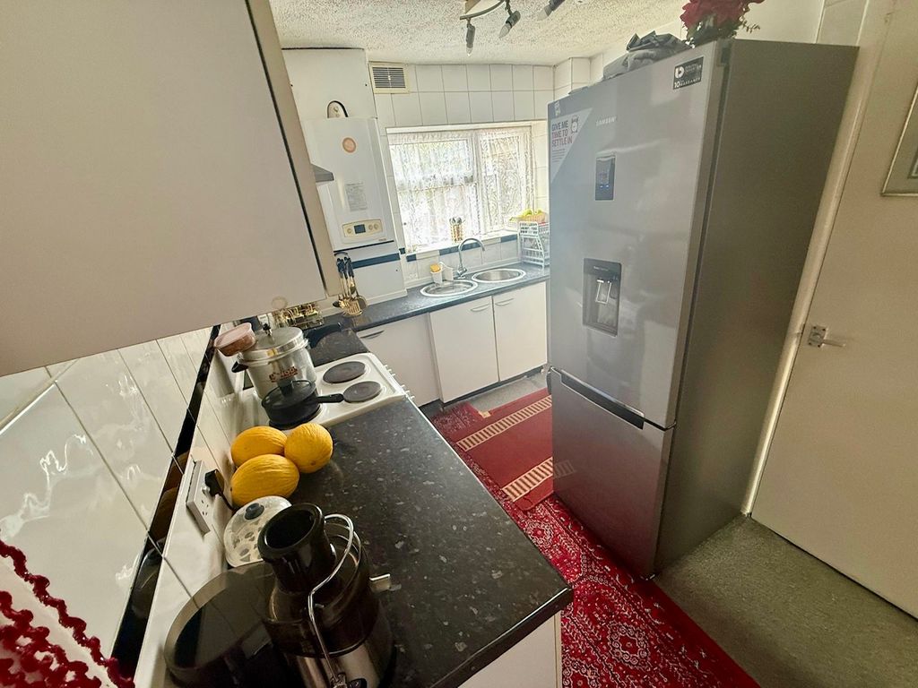Property photo 3 of 9