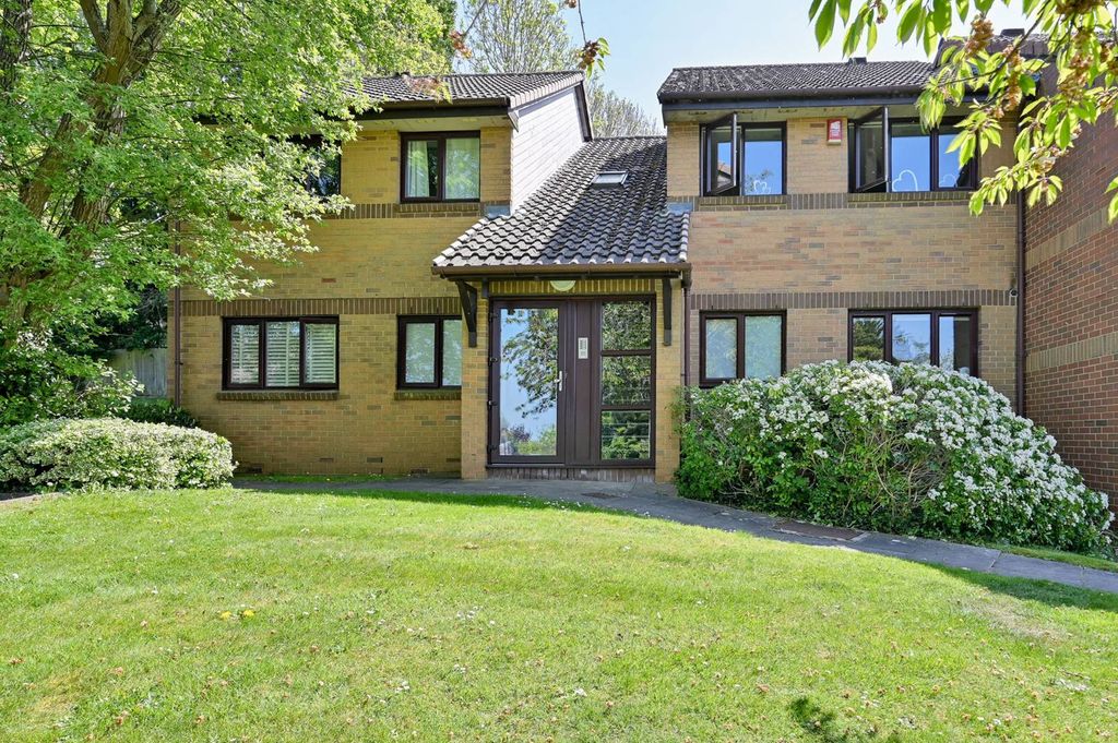 Property photo 2 of 10