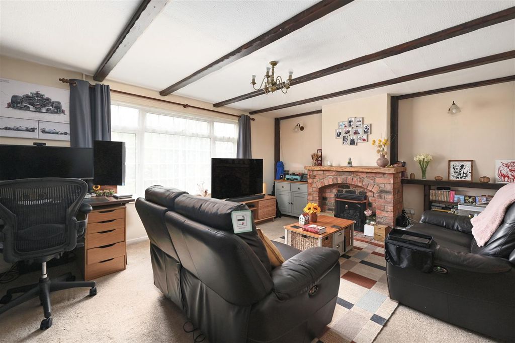 Property photo 3 of 10 Living/Dining Room