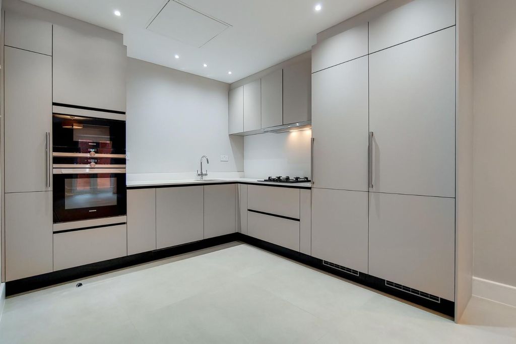 Property photo 2 of 25 8_Kitchen-Reception-1.Jpg