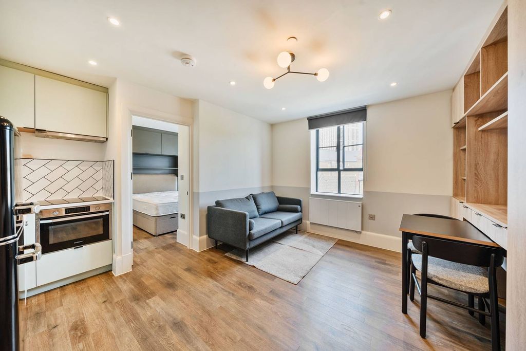 Property photo 1 of 25