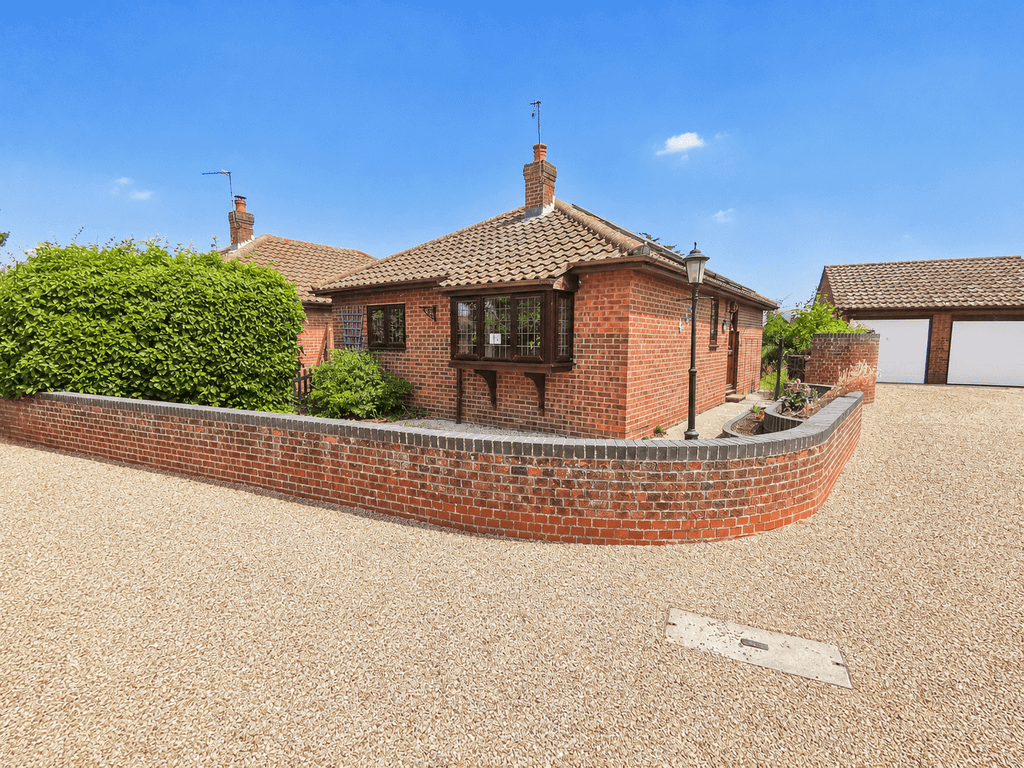 Property photo 1 of 11 2 Bedroom Bungalow For Sale