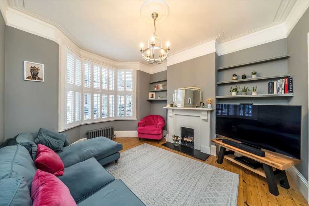 Property photo 3 of 8