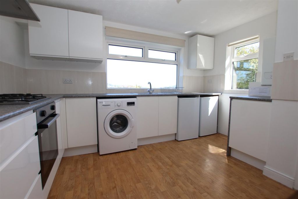 Property photo 2 of 19 Kitchen.Jpg