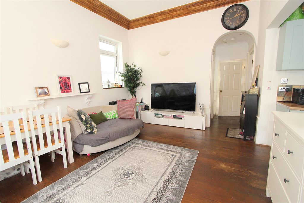 Property photo 3 of 14 Lounge d.Jpg