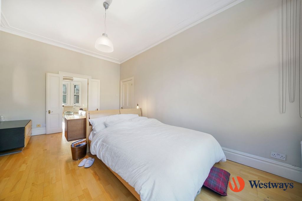 Property photo 3 of 9 Bedroom