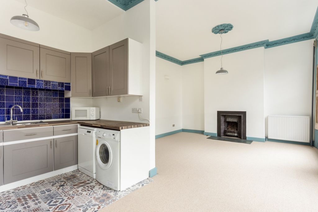 Property photo 1 of 10 Liverpool Road