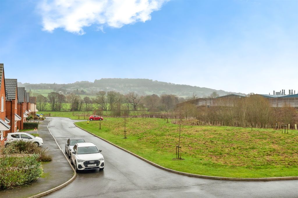 Property photo 3 of 19