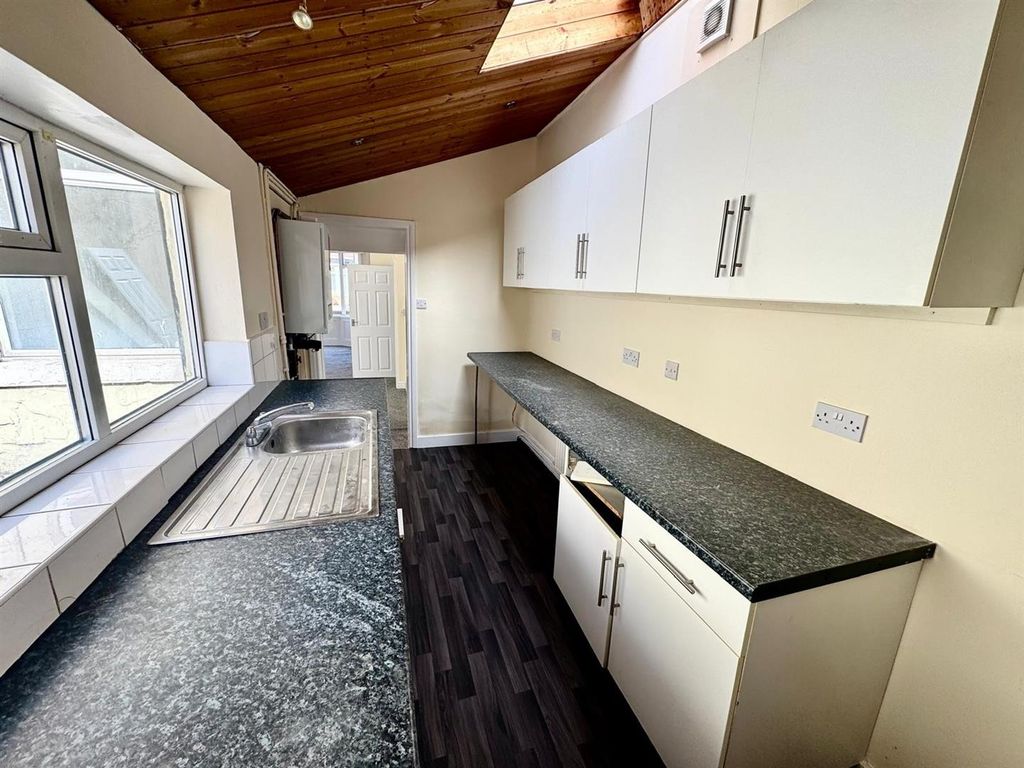 Property photo 3 of 13 3.Jpg
