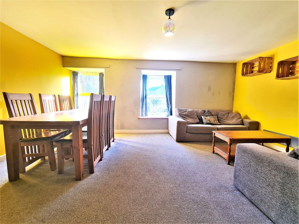 Property photo 2 of 12 Picture No. 04