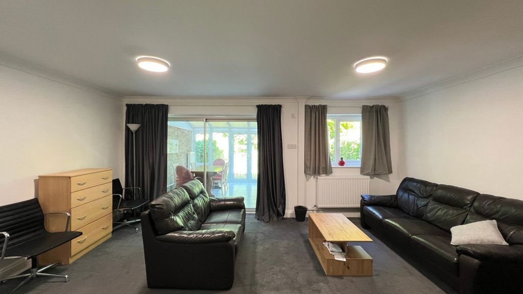 Property photo 1 of 29