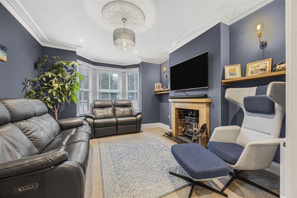 Property photo 2 of 30 Living Room