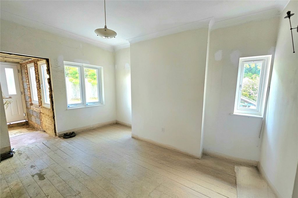 Property photo 3 of 13 Picture No. 18