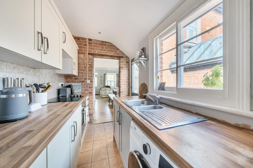 Property photo 2 of 21 Kitchen