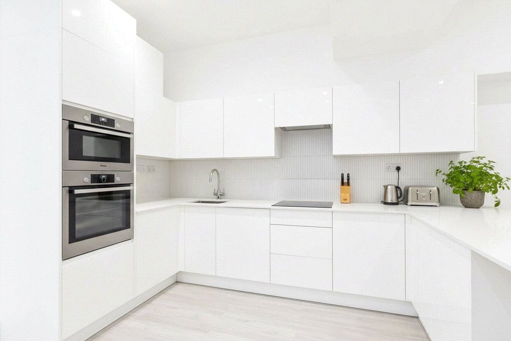 Property photo 2 of 4 Picture No. 06