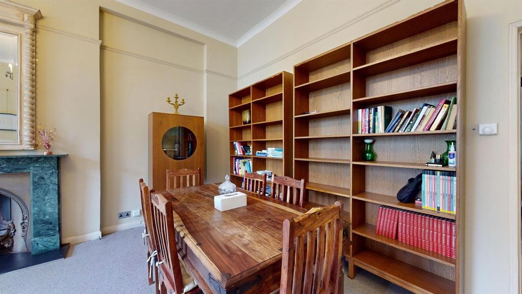Property photo 3 of 17 32Erreception4.Jpg