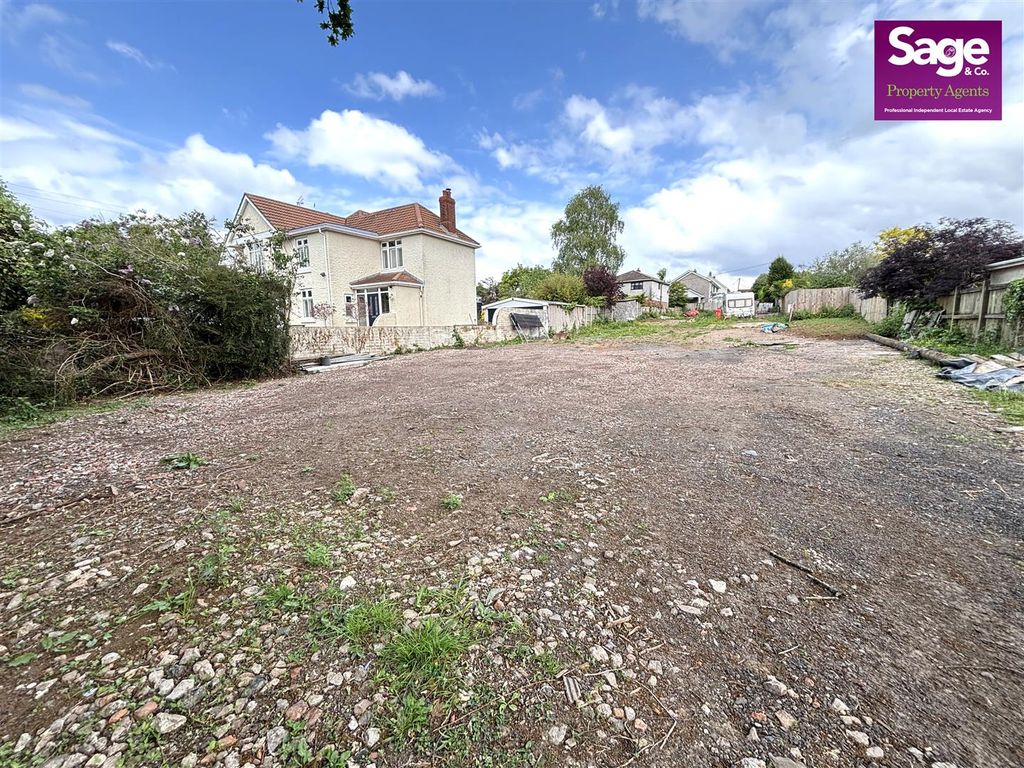 Property photo 2 of 11