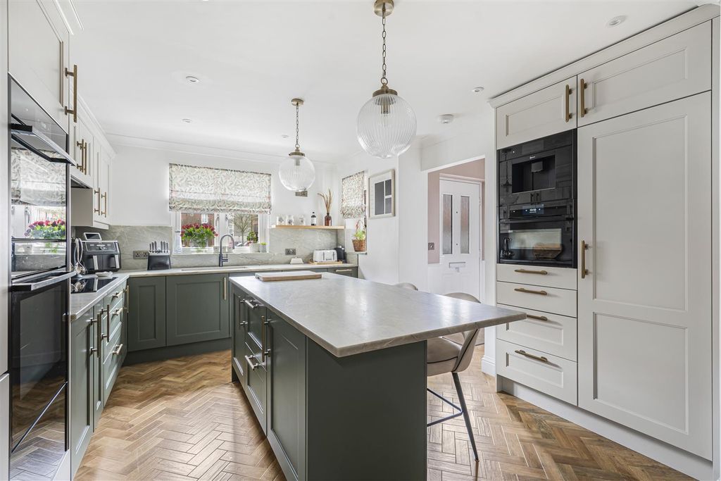 Property photo 2 of 31 14_74345.Jpg