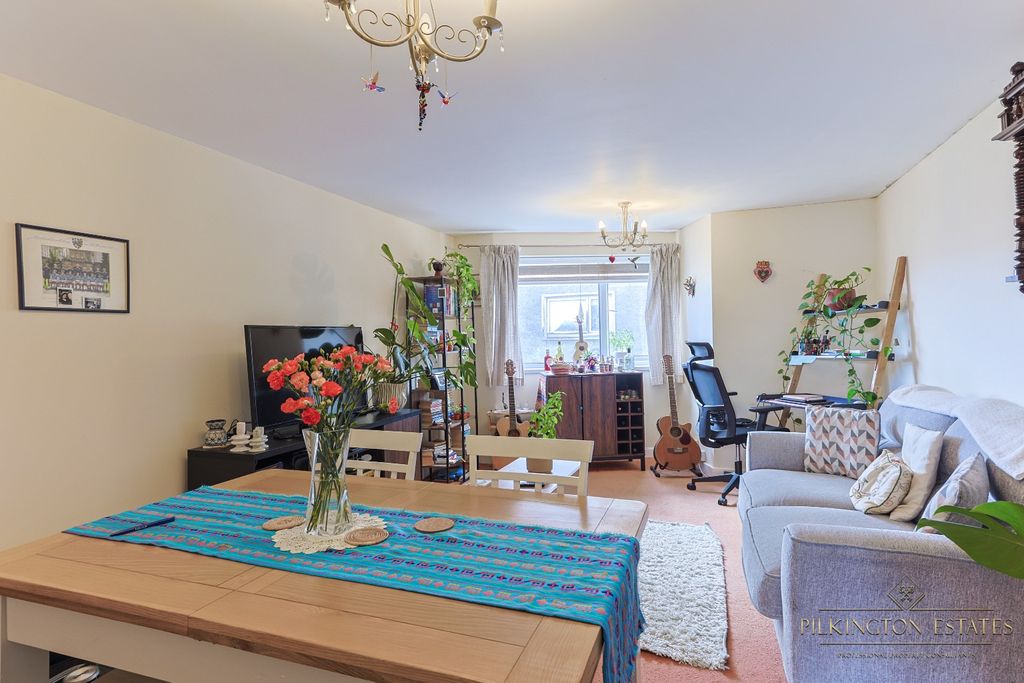Property photo 2 of 10 4425803