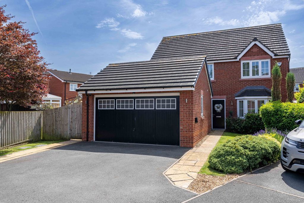4 bed detached house for saleCanalside Way, Middlewich CW10