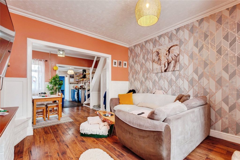 Property photo 3 of 15 Picture No. 11