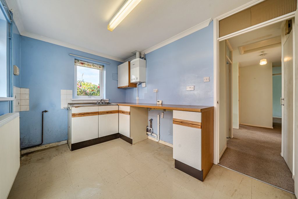 Property photo 3 of 21 Kitchen