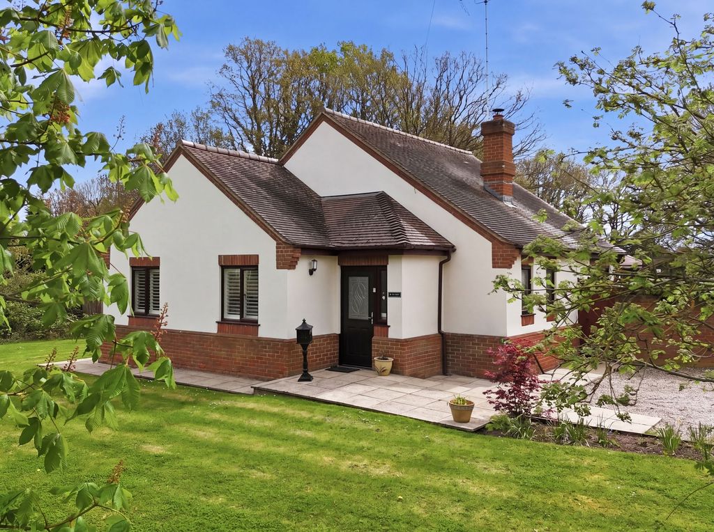 Property photo 2 of 27