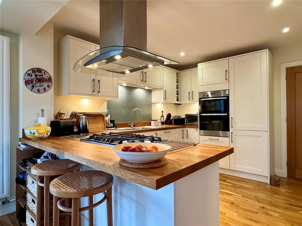 Property photo 2 of 17 Picture No. 02