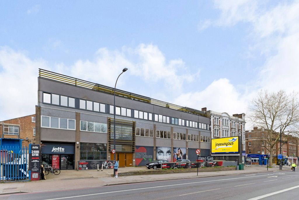 Property photo 1 of 8 Building Exterior