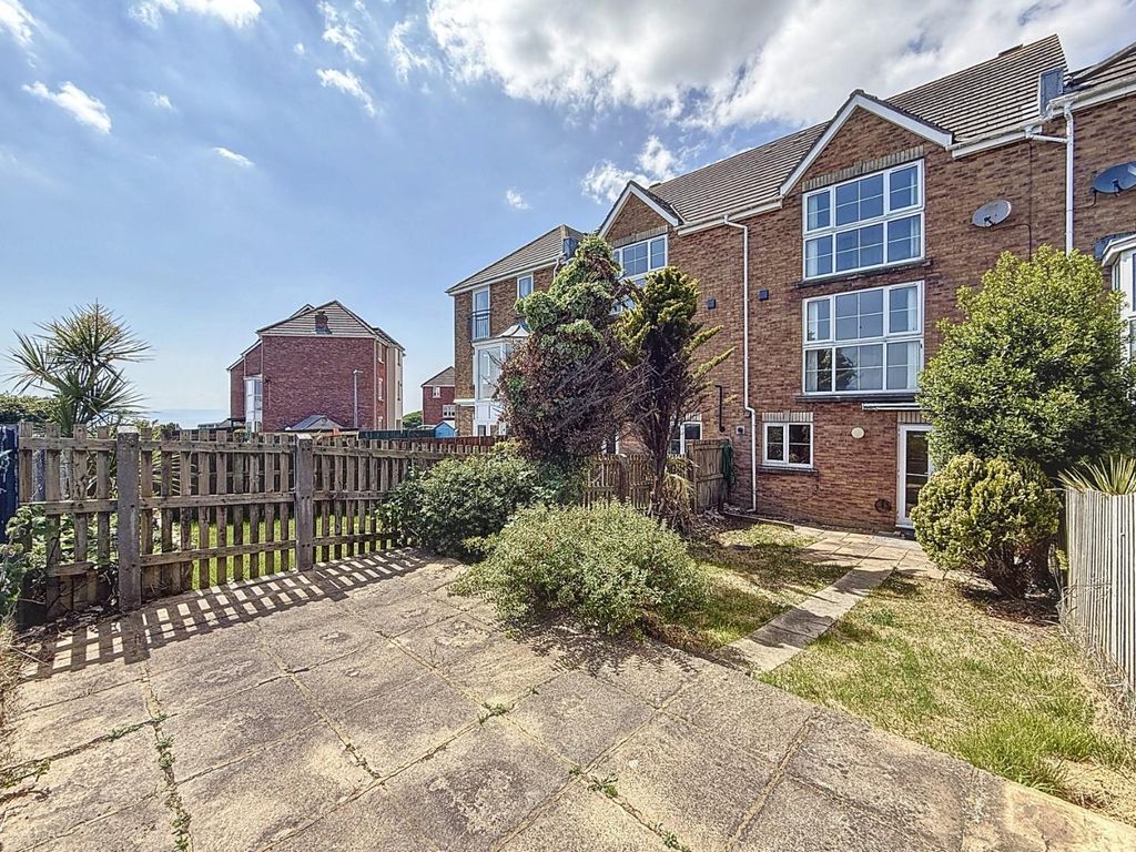 Property photo 1 of 33 Rear Garden