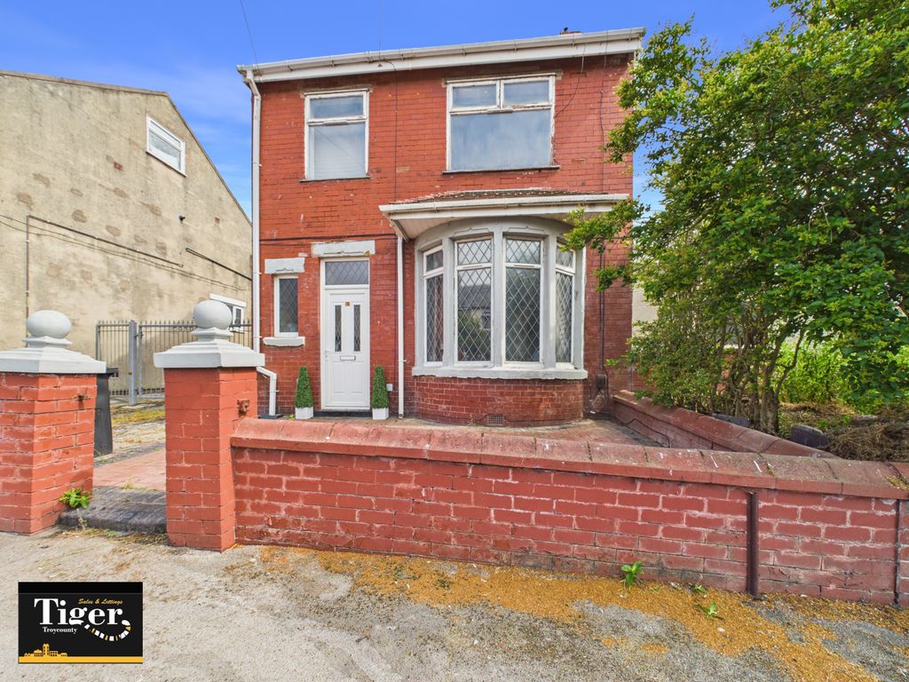 Property photo 1 of 13 Cam01931G0-Pr0390-Still014
