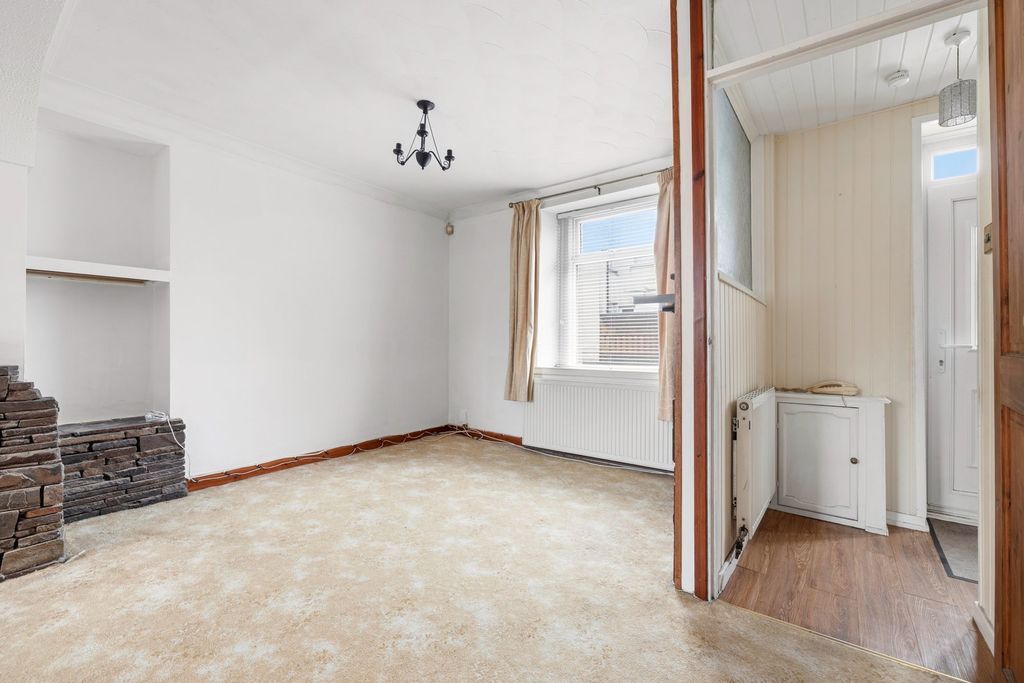 Property photo 3 of 23