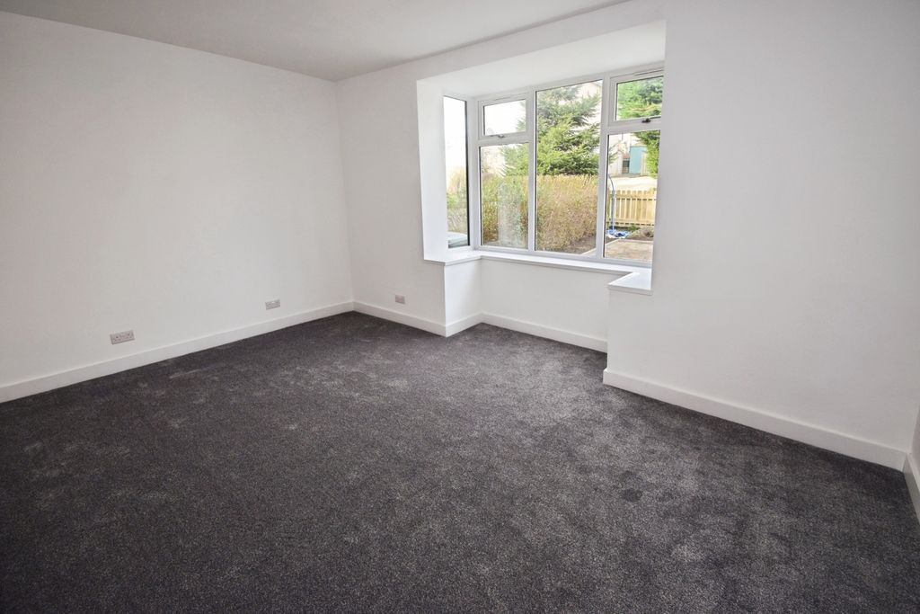 Property photo 2 of 19 0623A854-Lounge