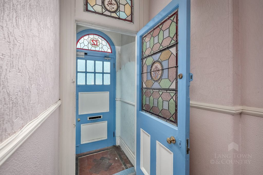 Property photo 2 of 22