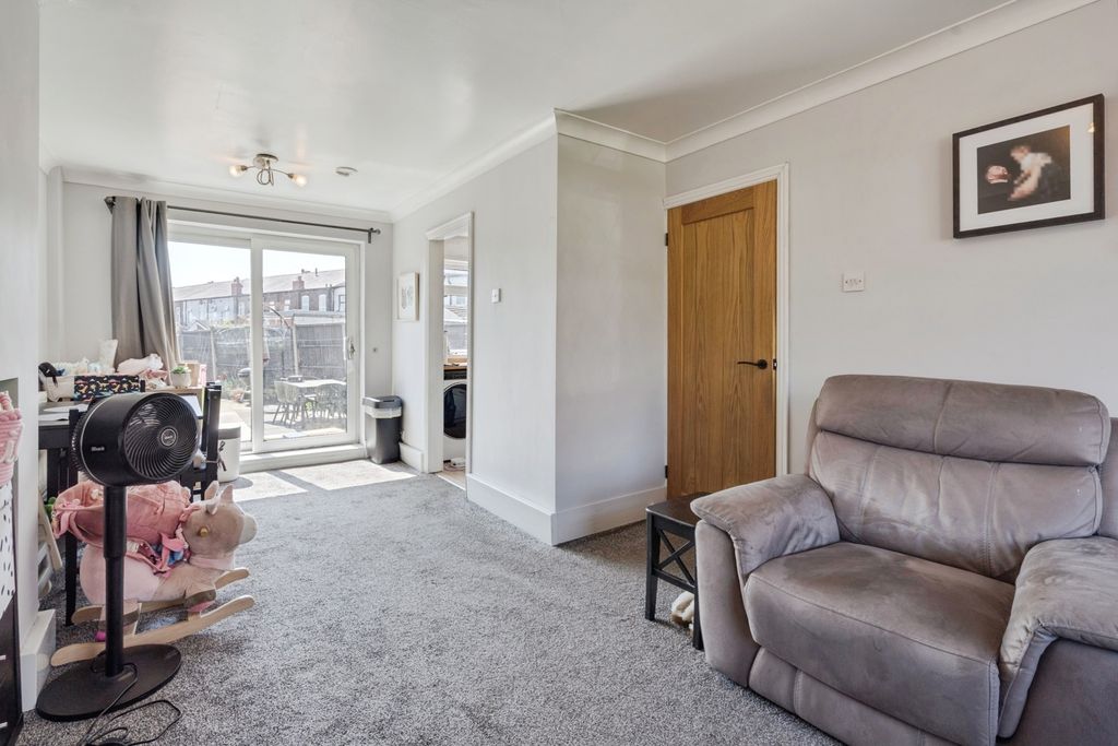 Property photo 3 of 20 Pbox-Img.Jpg