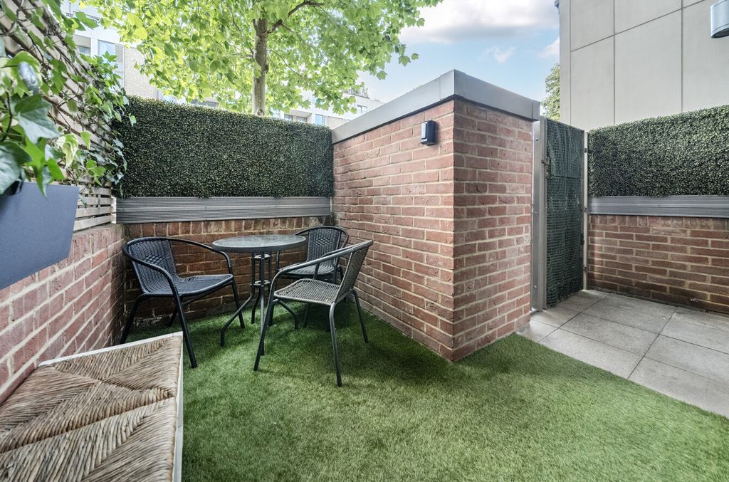 Property photo 2 of 10