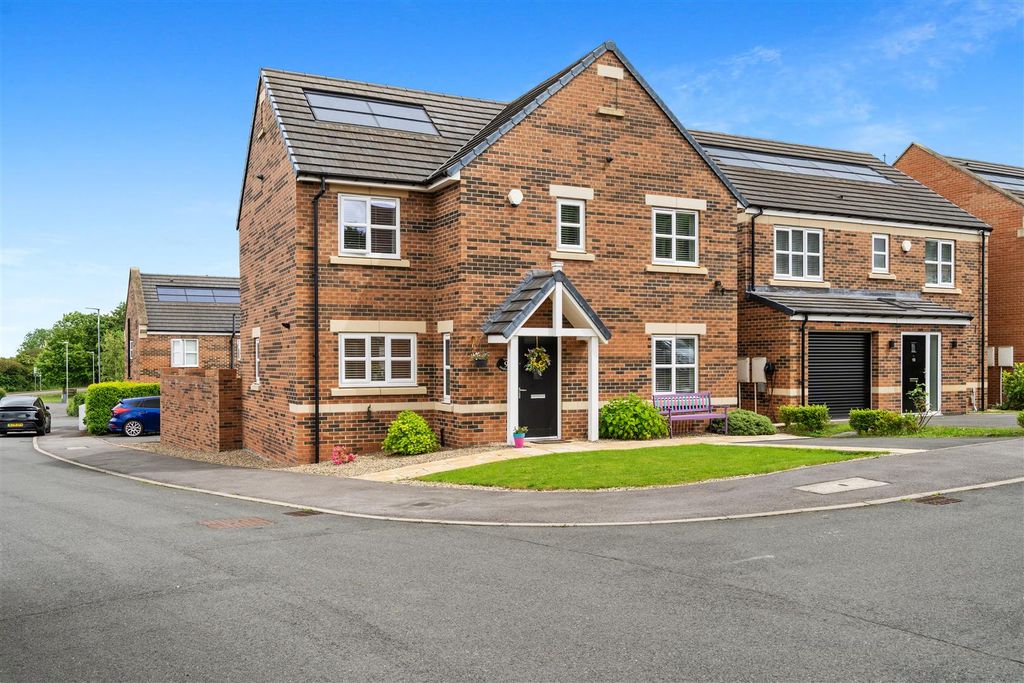 Property photo 1 of 34