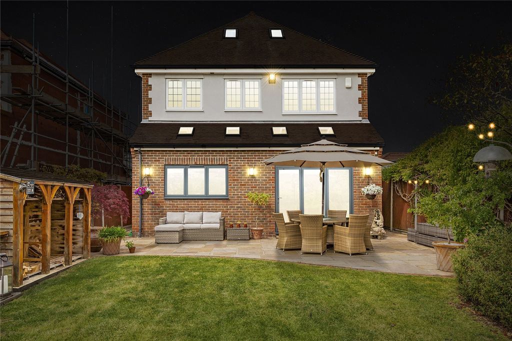 Property photo 2 of 21 Twilight Edit