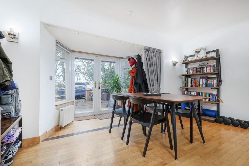 Property photo 3 of 26