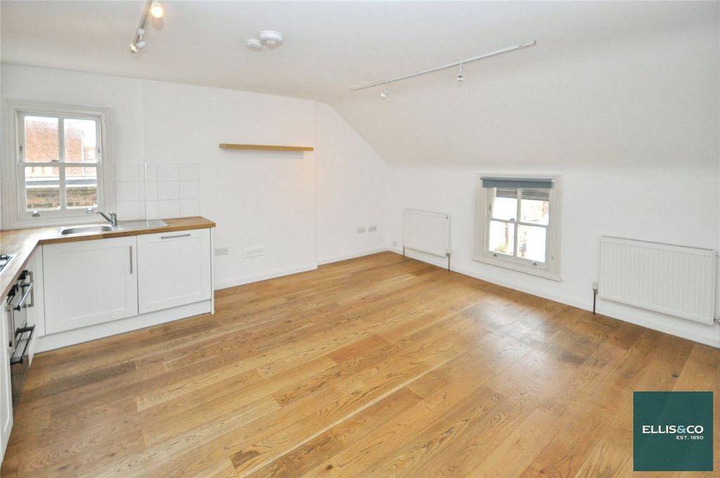 Property photo 2 of 9 Picture No. 22
