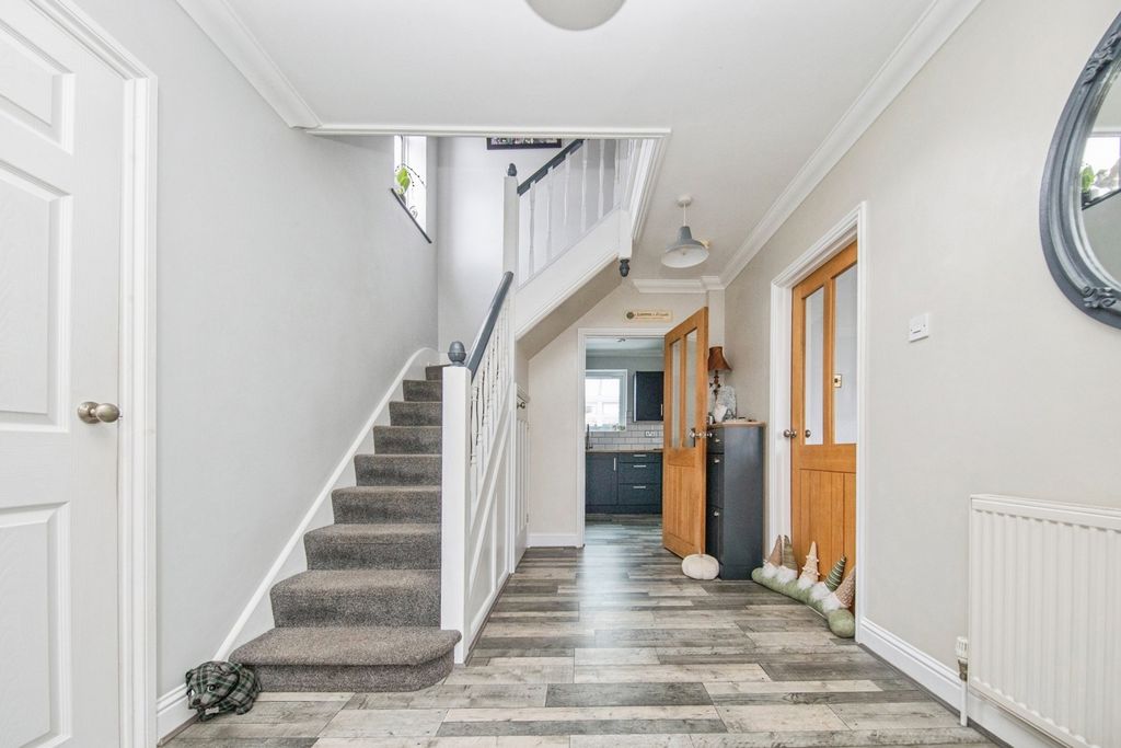 Property photo 2 of 19 Pbox-Img.Jpg