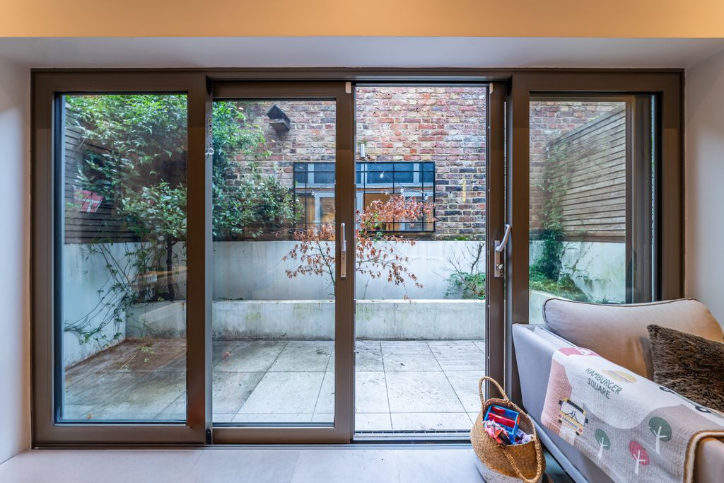 Property photo 3 of 26