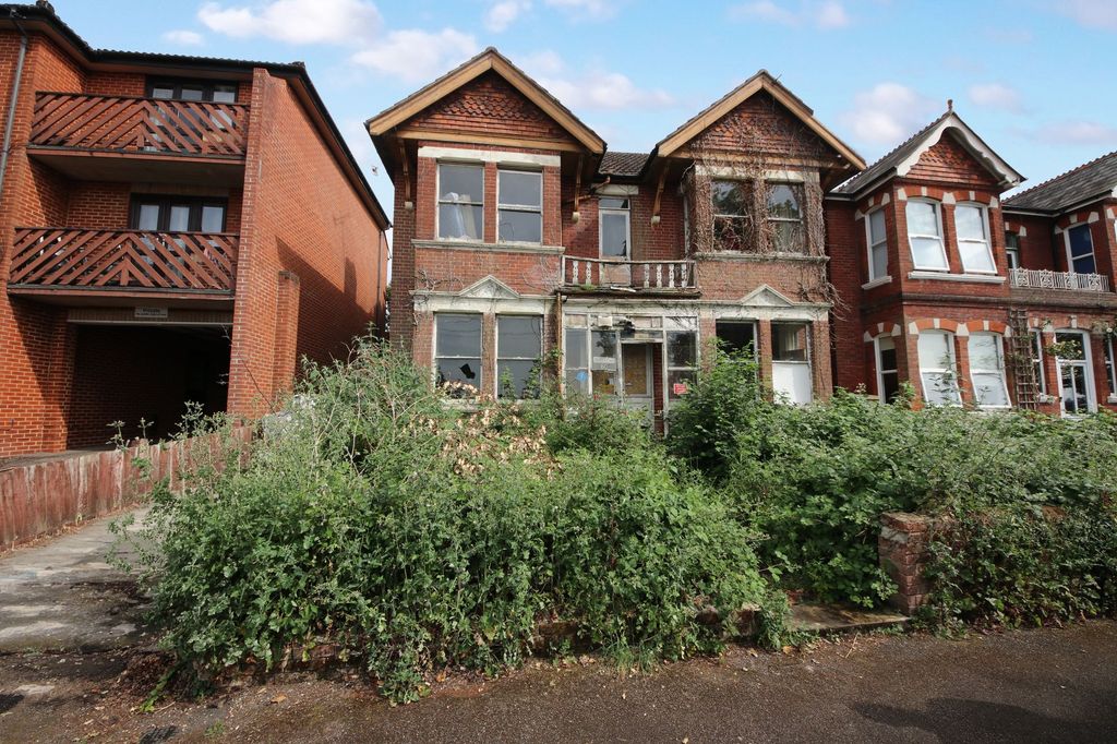 Property photo 1 of 6