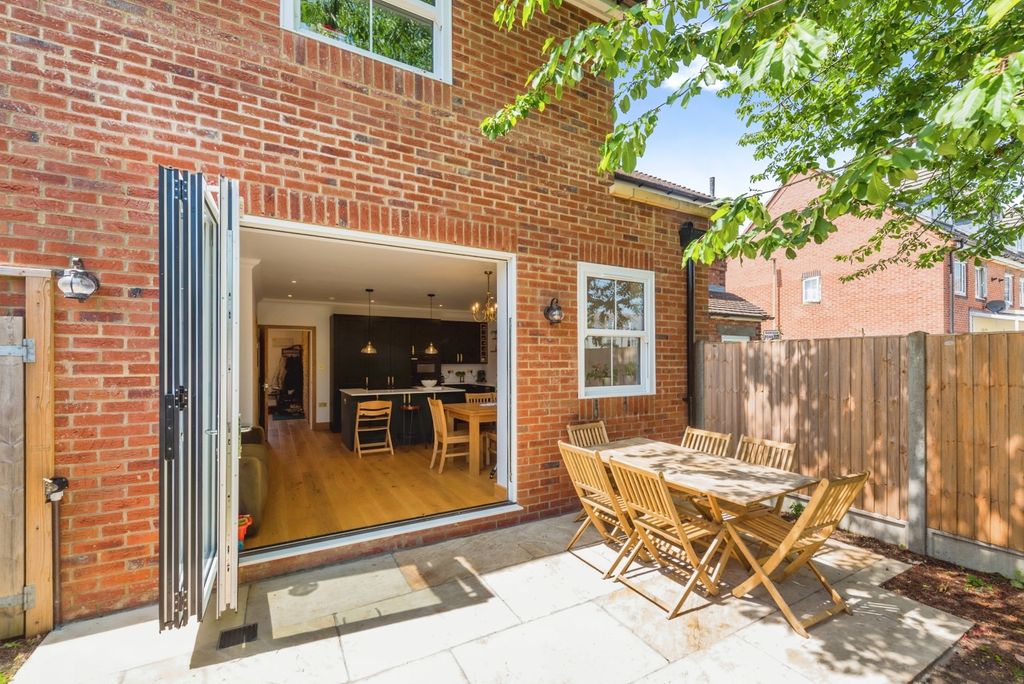 Property photo 2 of 19 Pbox-Img.Jpg
