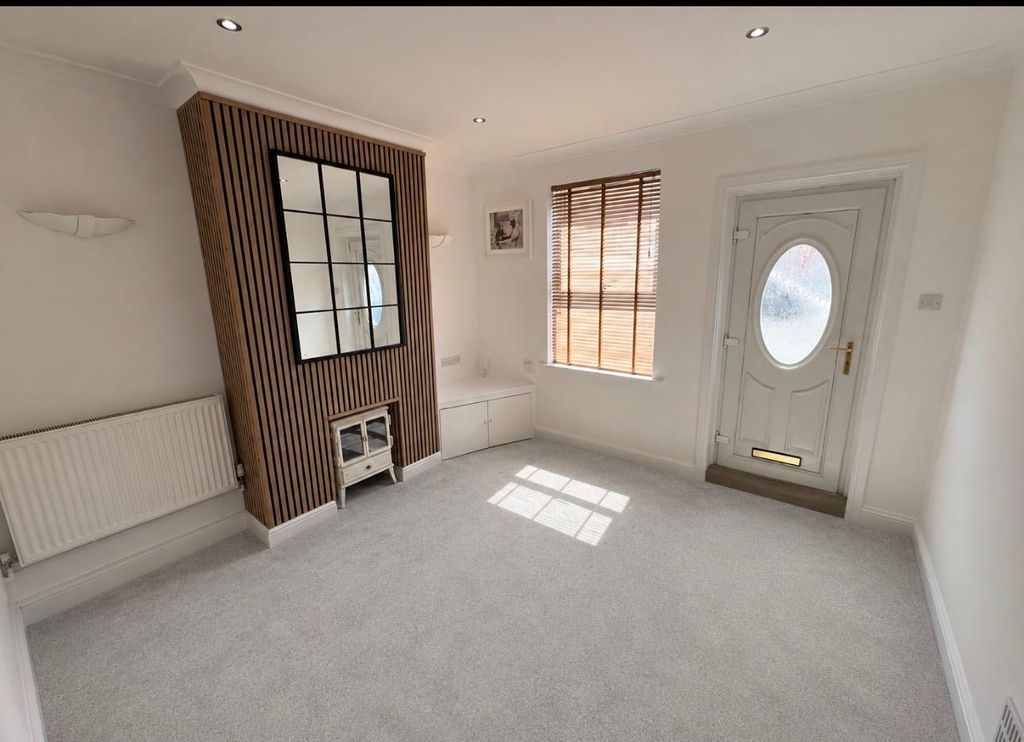 Property photo 2 of 15 C6E63A9B-8B23-4B86-9E22-17469Fe48B6c.Jpg