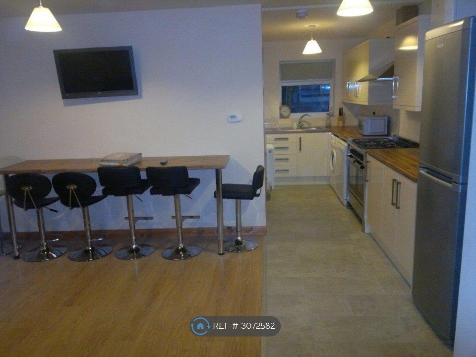 Property photo 3 of 14 Kitchen \ Diner