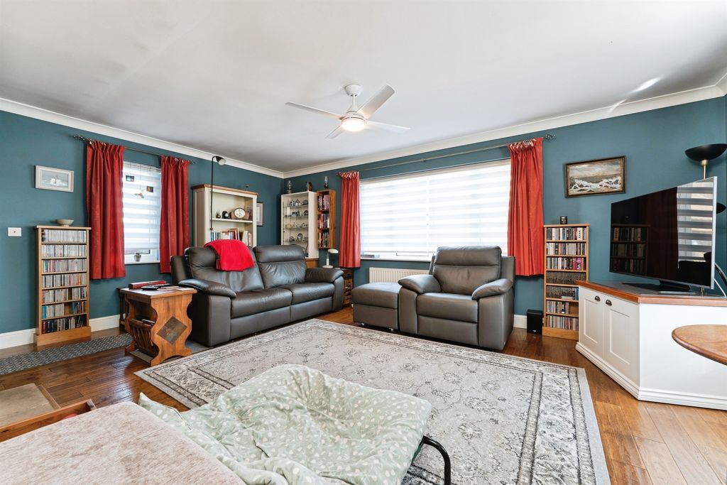 Property photo 3 of 24