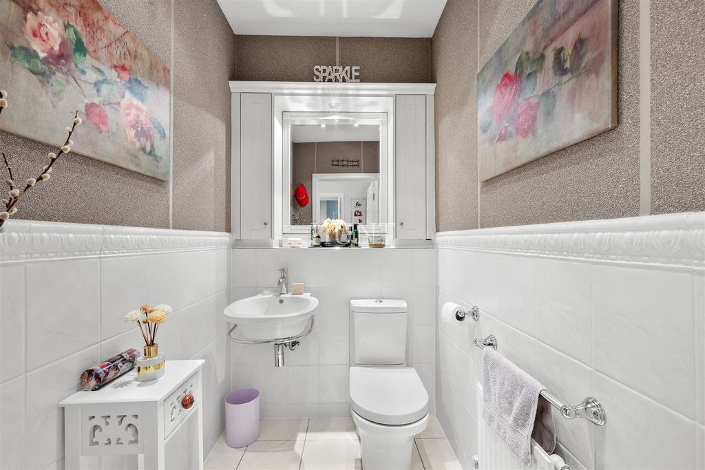 Additional image 25 of 4 bed flat for saleRegents Drive, Repton Park, Woodford Green, Essex IG8